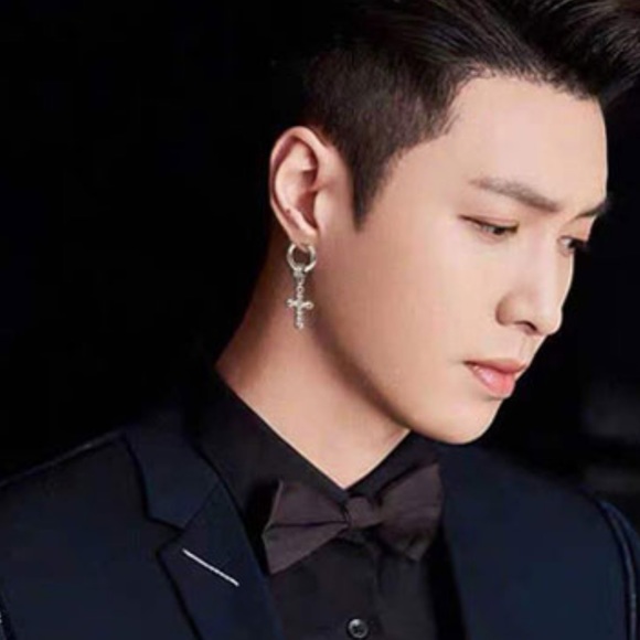 Single Silver Hanging Cross Earring! - Picture 2 of 3